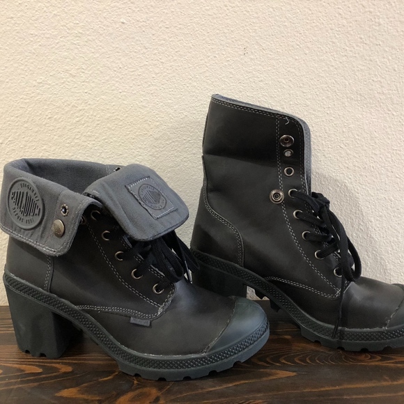 Palladium Shoes - Palladium Women's Baggy Heel Chukka Boot | 7.5